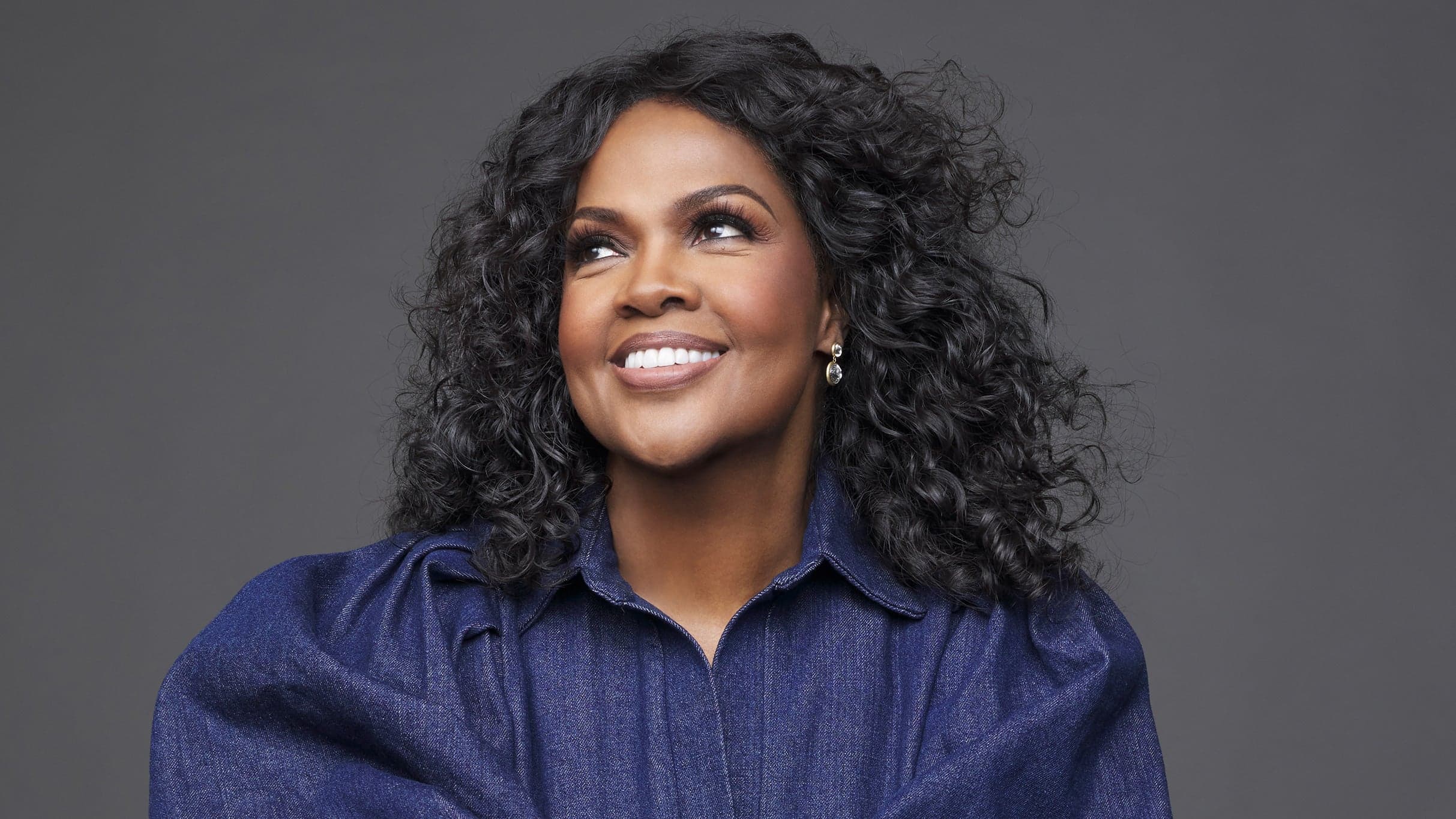 CeCe Winans live