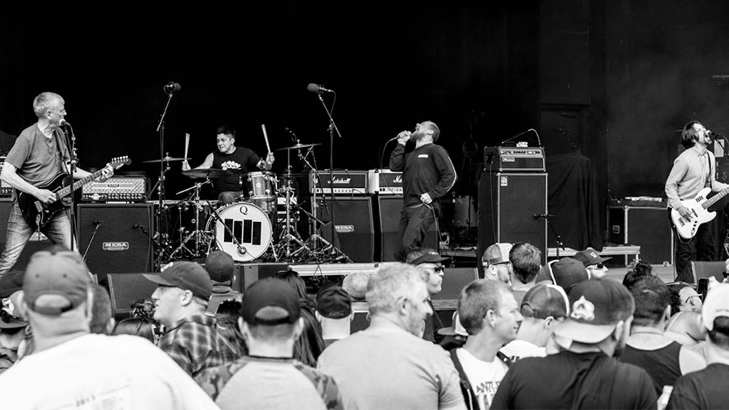 Black Flag live