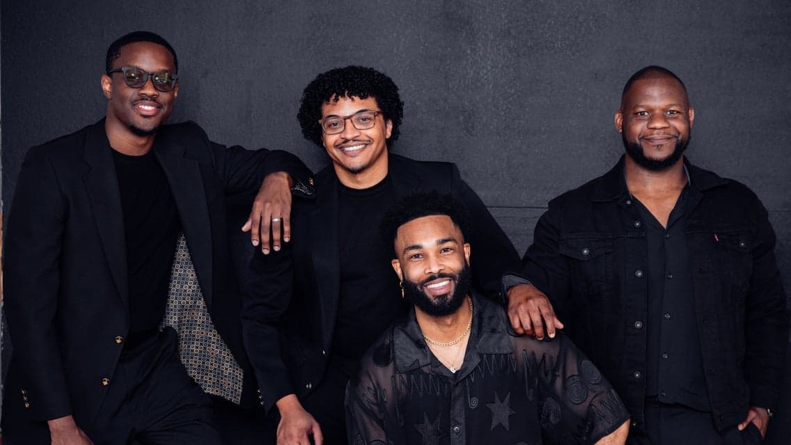 Kings Return live